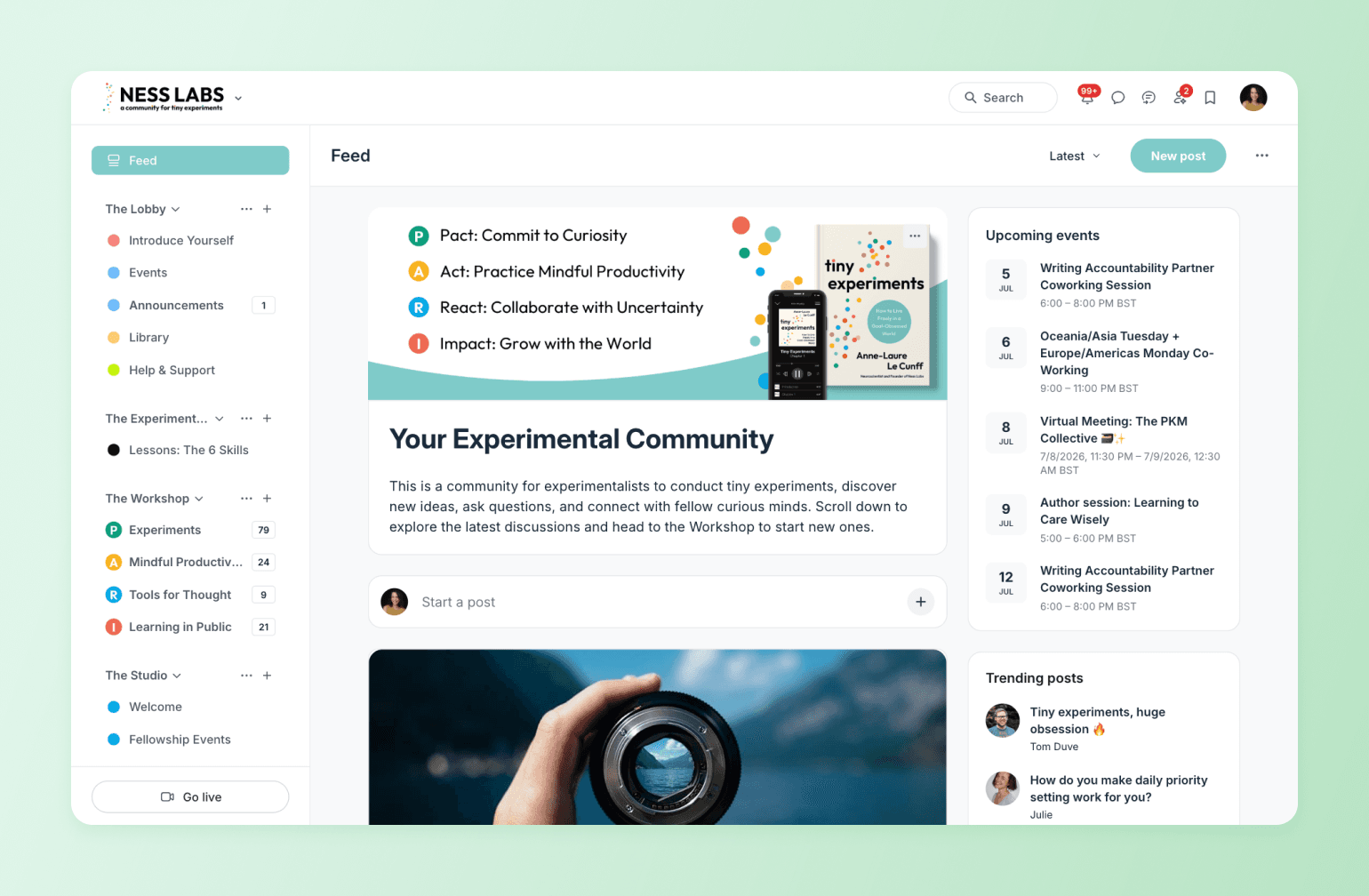 Community platform dashboard showing feed with experimental learning topics, upcoming events calendar, and trending discussions